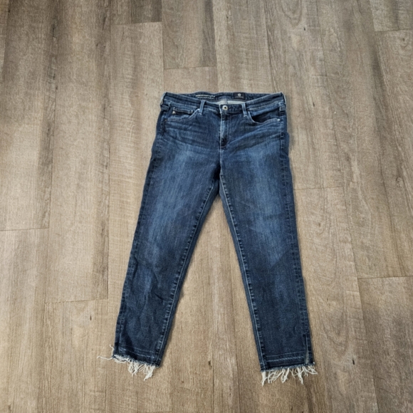 AG Adriano Goldschmied The Mid Rise Stevie Capri Petite Jeans Size 29 Med Wash - Picture 1 of 9
